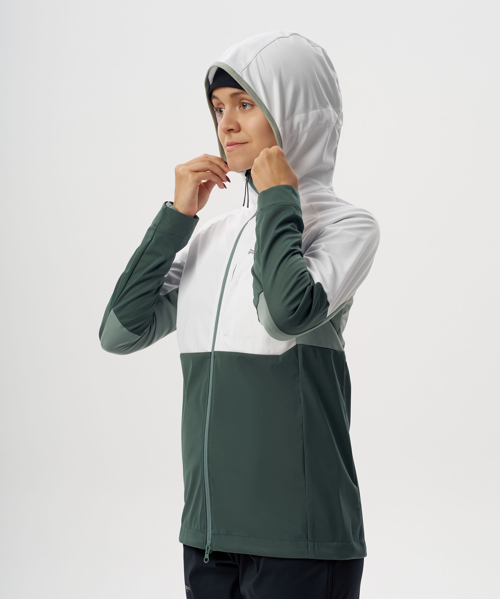 Тренировочная куртка Nordski PRO TOUR HOOD White/Dark Mint/Ice Mint W